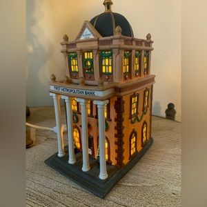 “First Metropolitan Bank” - Christmas in the City by Department 56 (retired)